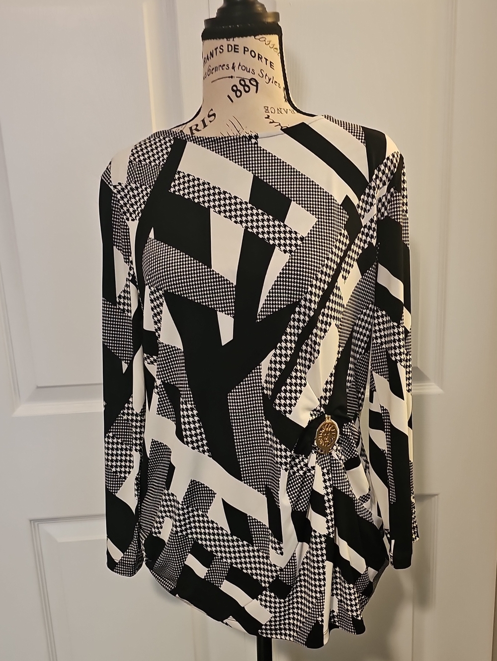 Anne Klein Black & White Abstract Geometric Long-Sleeve Top